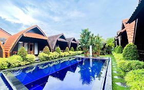 Lilis Aksito Akusara By Lavana